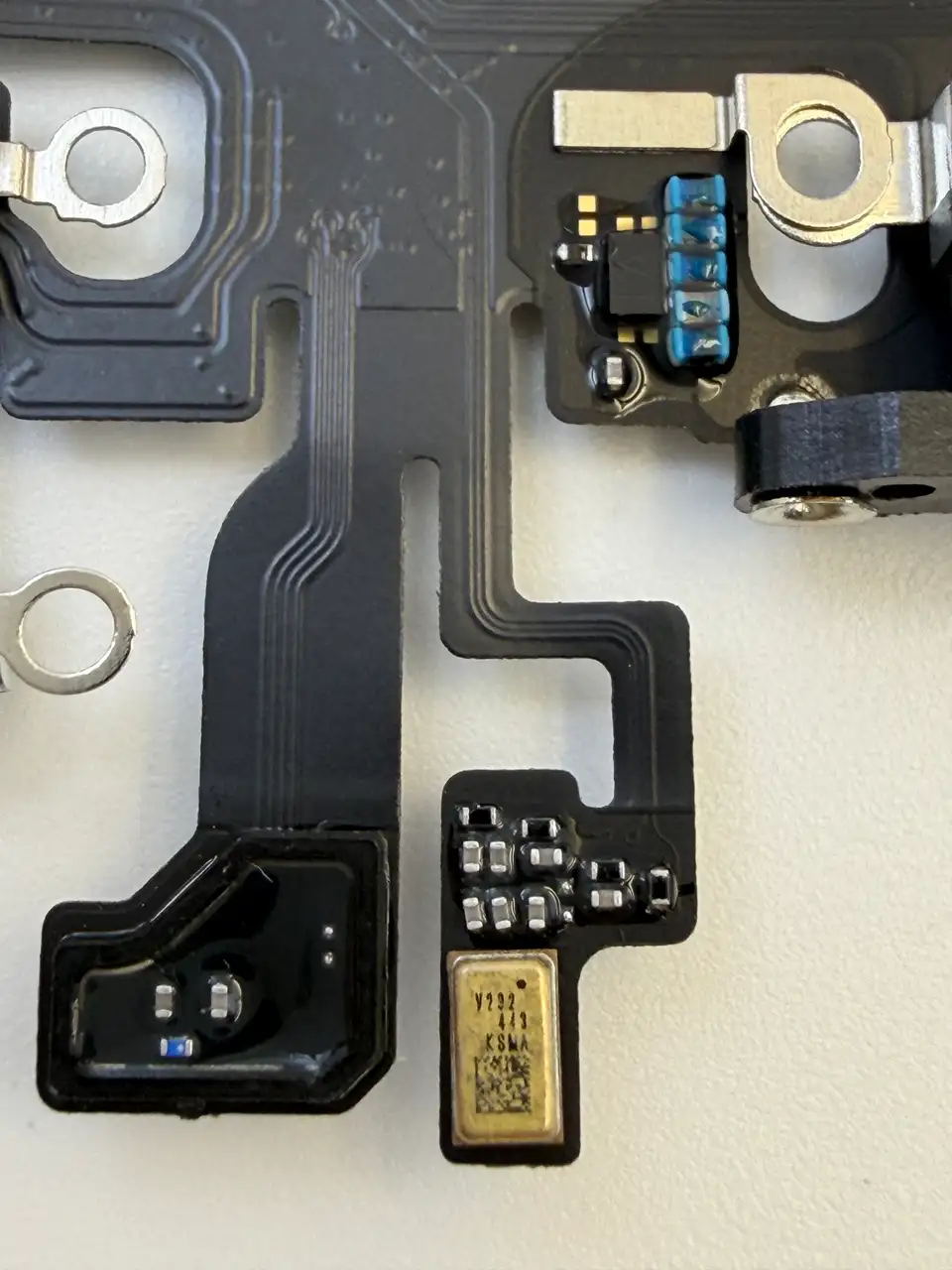 High Quality Compatible iPhone 13 Pro Charging Port Flex Cable photograph 3