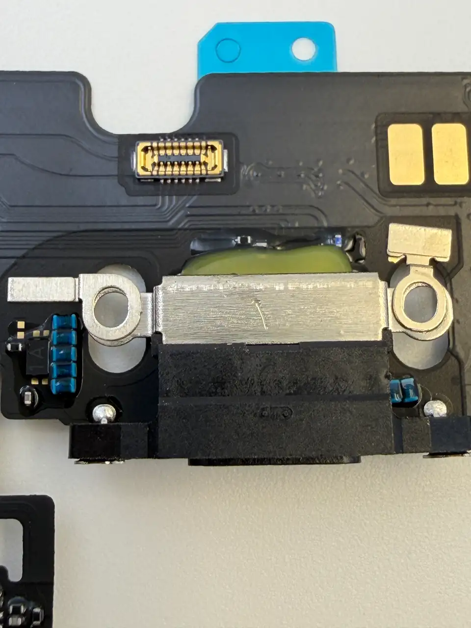 High Quality Compatible iPhone 13 Pro Charging Port Flex Cable photograph 4
