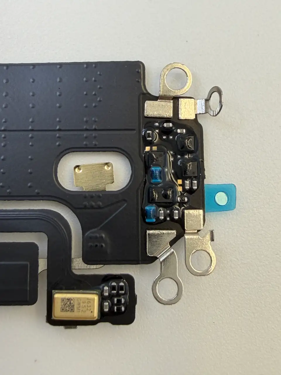 High Quality Compatible iPhone 13 Pro Charging Port Flex Cable photograph 5