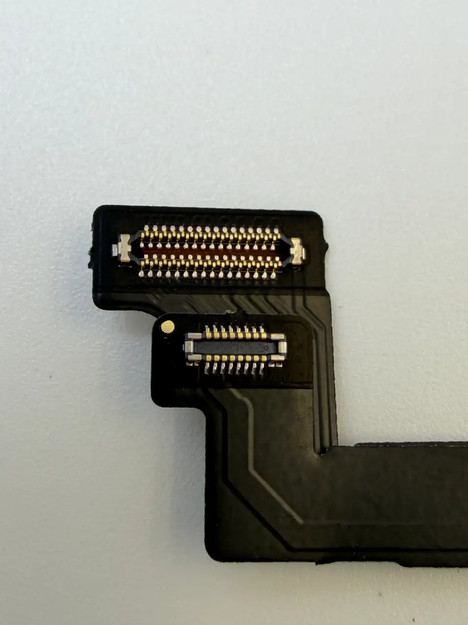 High Quality Compatible iPhone 17 Pro (CN) Charging Port Flex Cable photograph 2