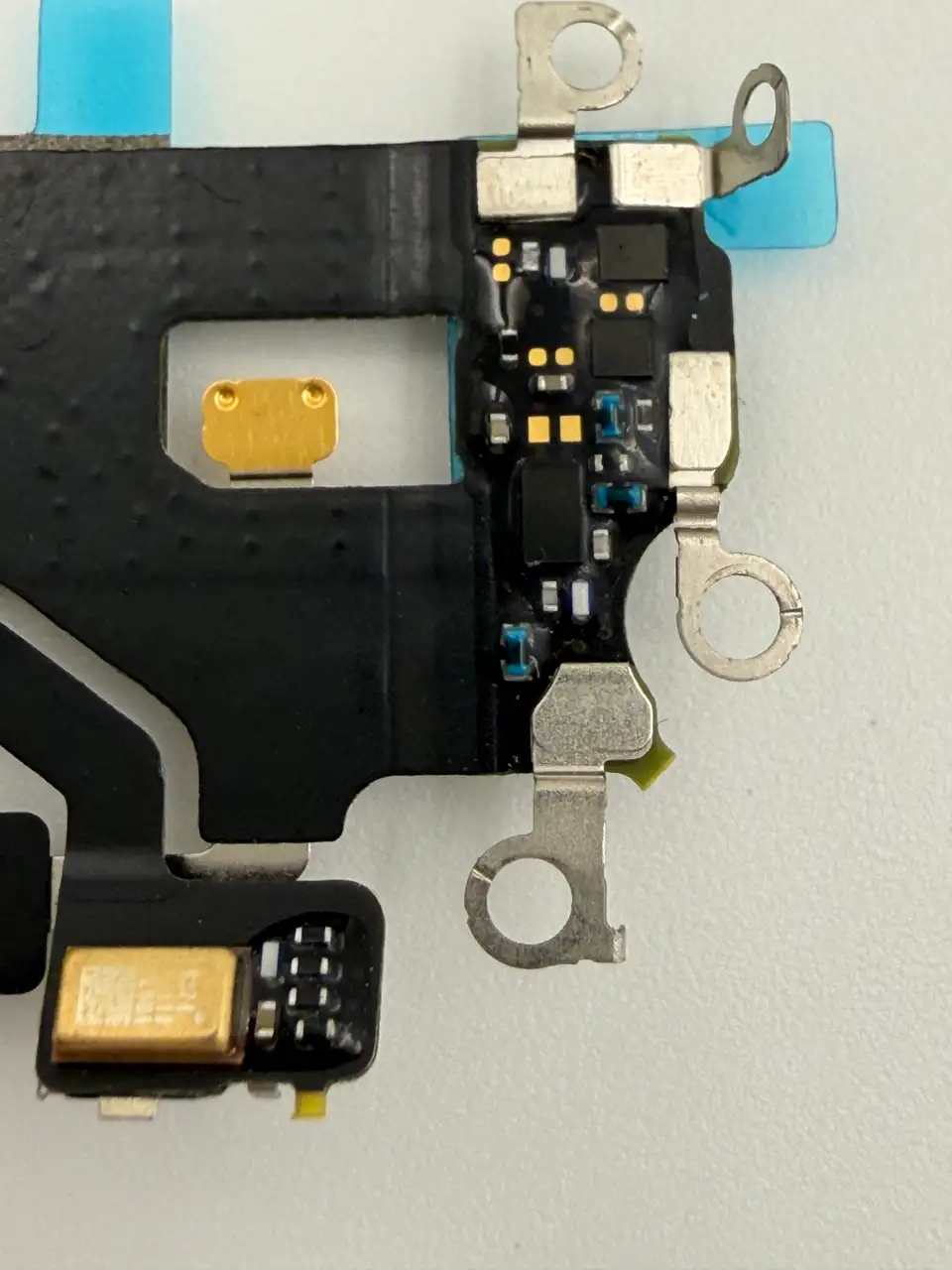 Original Pulled iPhone 13 Pro Max Charging Port Flex Cable photograph 4