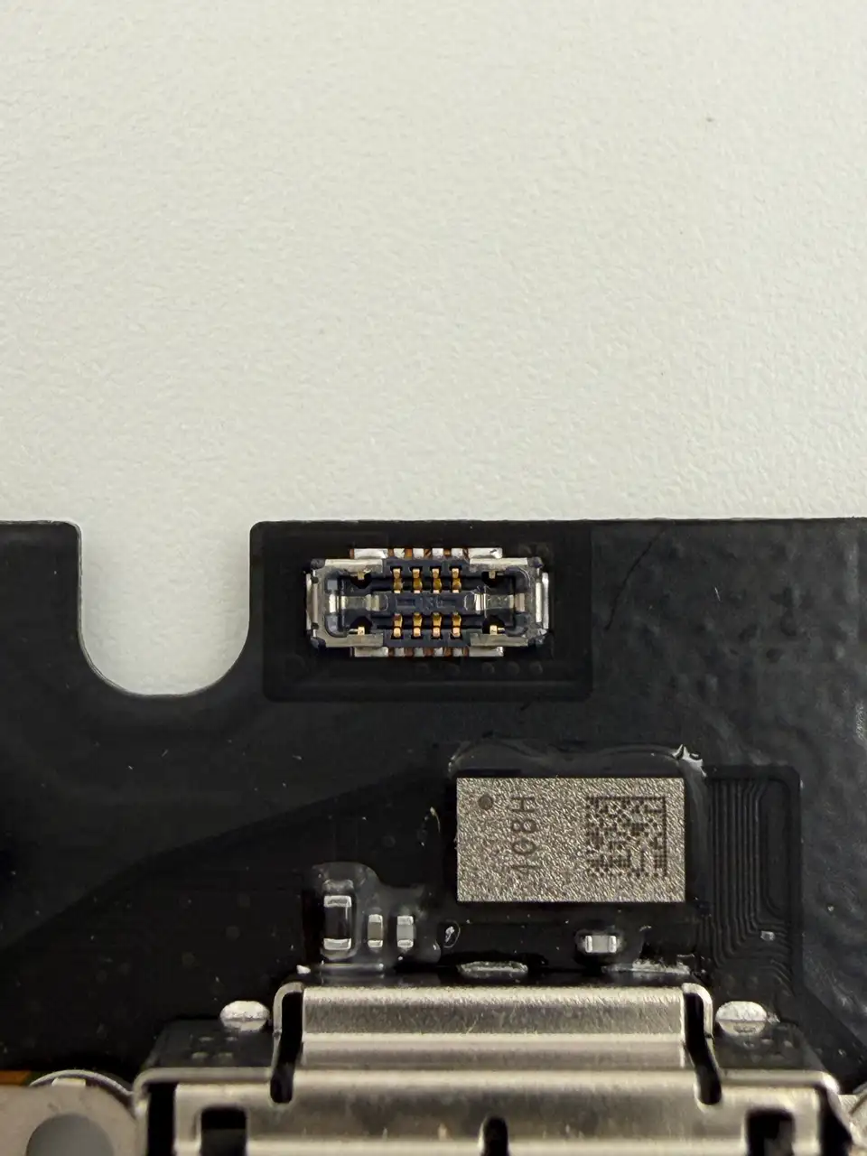 Original Pulled iPhone 15 Pro Charging Port Flex Cable photograph 4