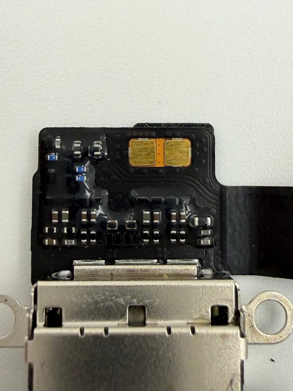 Original Pulled iPhone 16 Pro Max Charging Port Flex Cable photograph 2