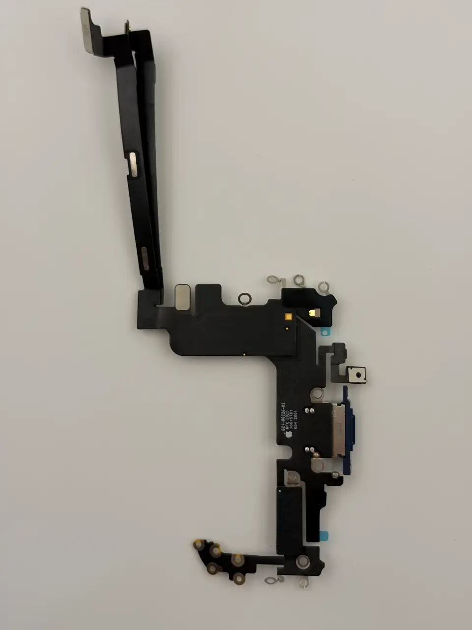 Original Pulled iPhone 17 Pro (CN) Charging Port Flex Cable photograph 9
