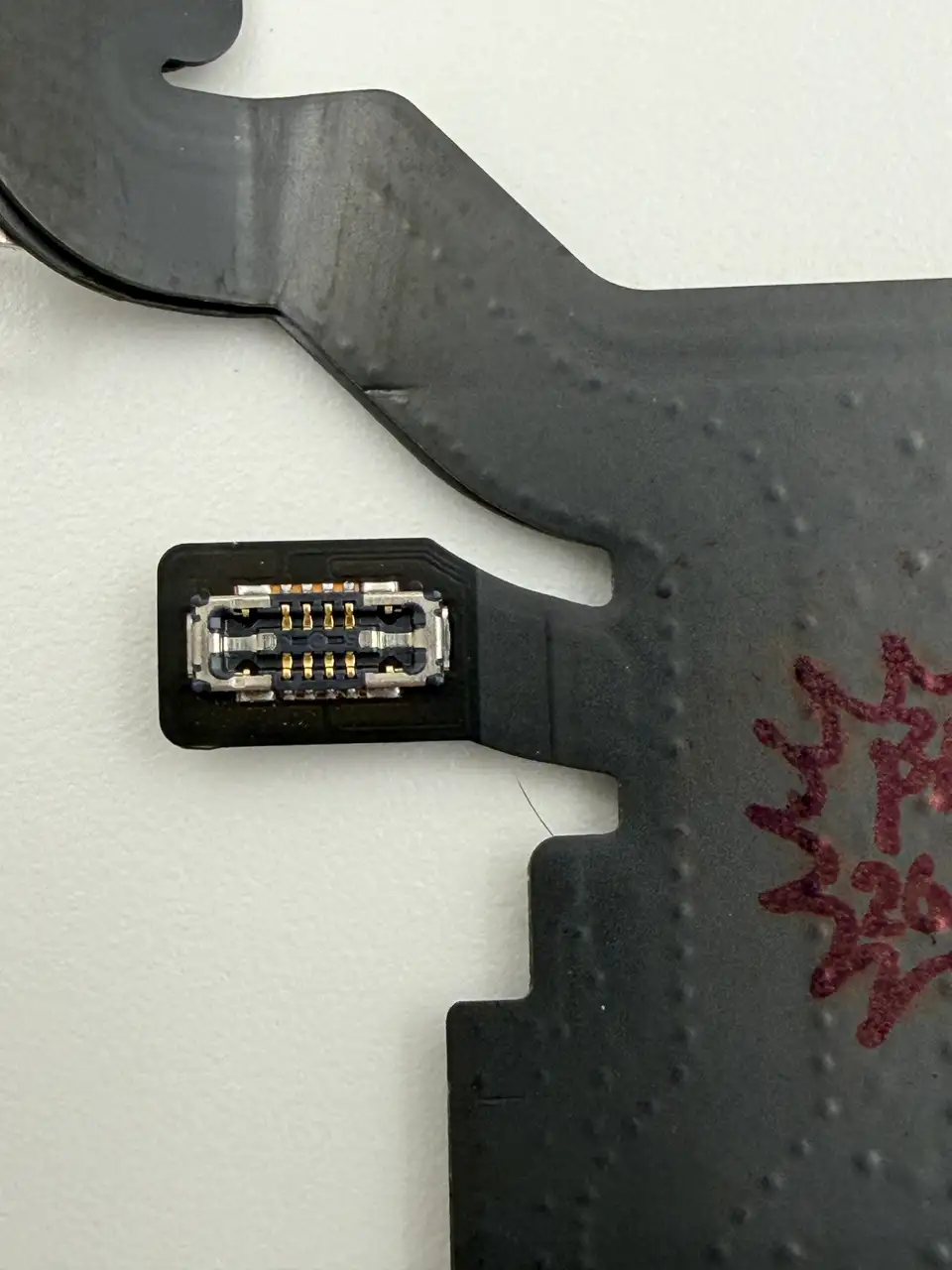 Original Pulled iPhone 17 Pro Max (CN) Charging Port Flex Cable photograph 2