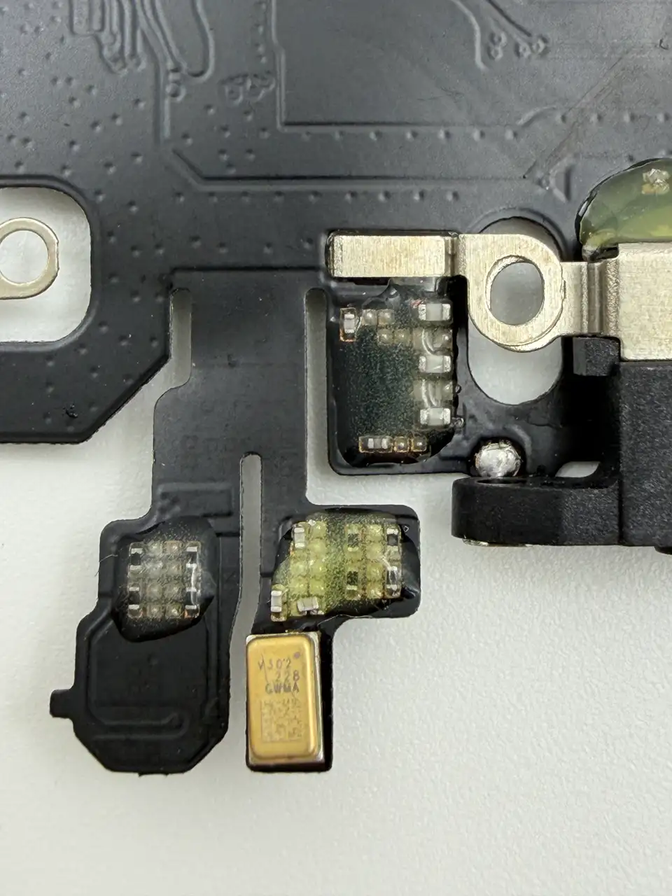 Standard Compatible iPhone 12 Charging Port Flex Cable photograph 3